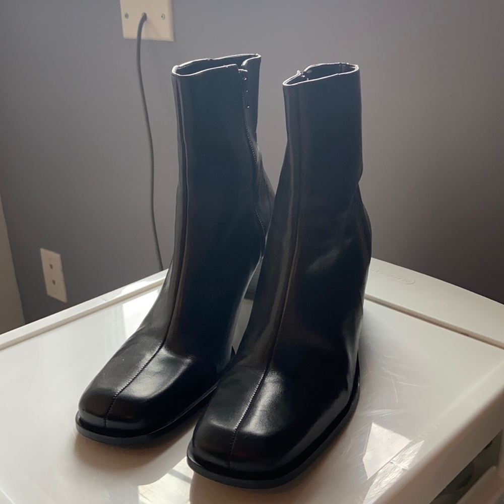Vanessa black ankle boot
